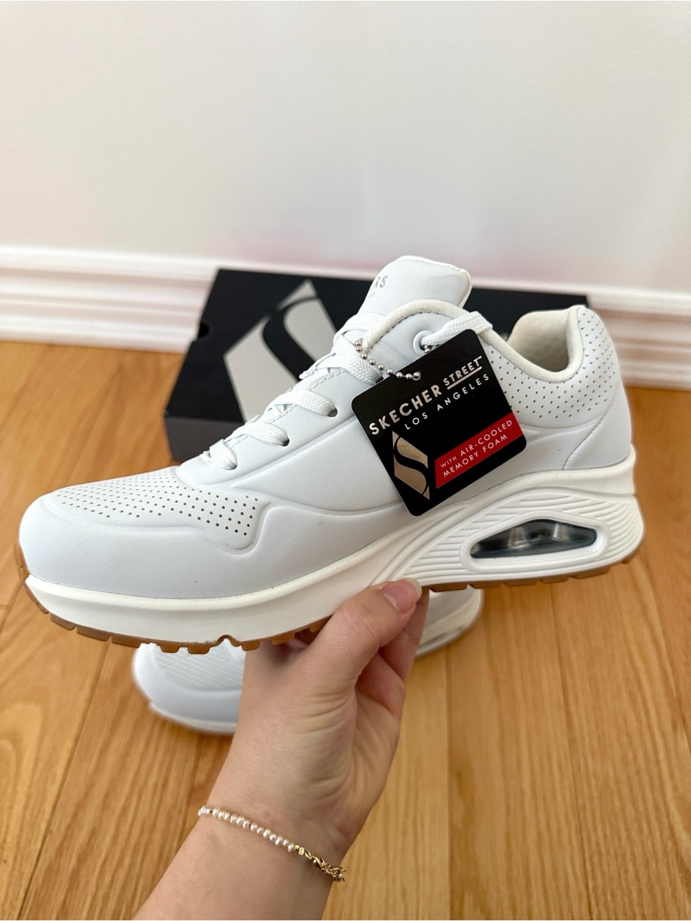 Skechers UNO - Stand on Air Shoes